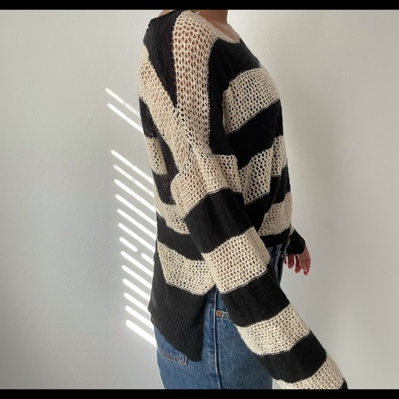 Cream and black fishnet Sweater - Picture 2 of 3